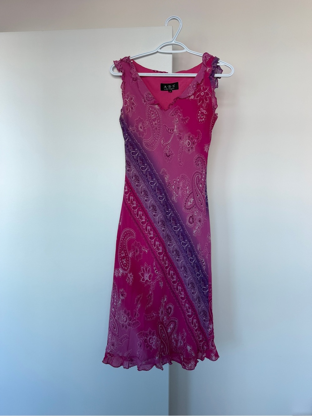 Allen B. By Allen Schwartz Pink and Purple Paisley V-Neck Midi Dress